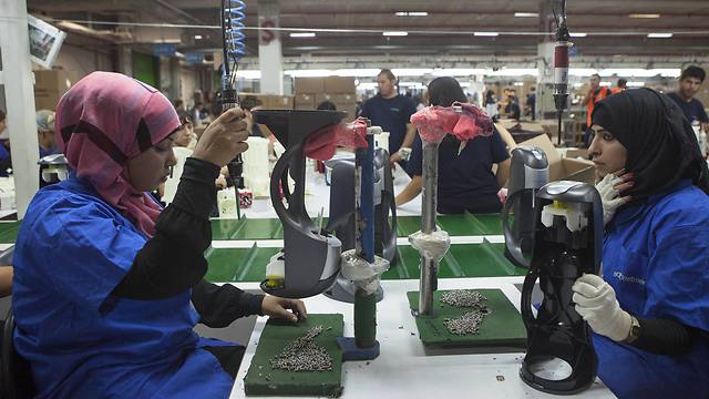 Izraeli cég 1000 munkahelyet ajánl szír menekülteknek