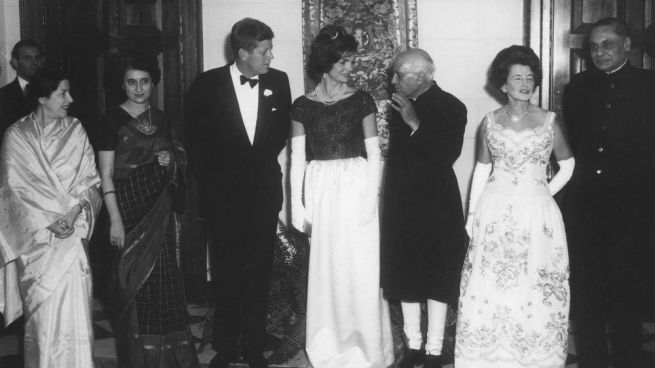 Shobha Nehru, Indira Gandhi, JF Kennedy, Jacqueline Kennedy, Jawaharlal Nehru, Rose Kennedy és BK Nehru