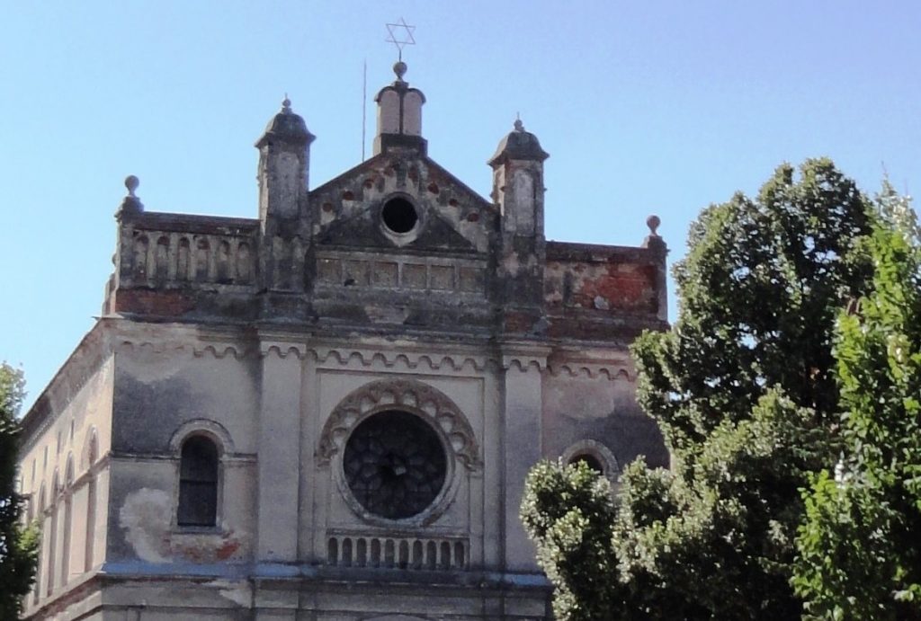 Felújítják az évtizedek óta romos szenci zsinagógát!