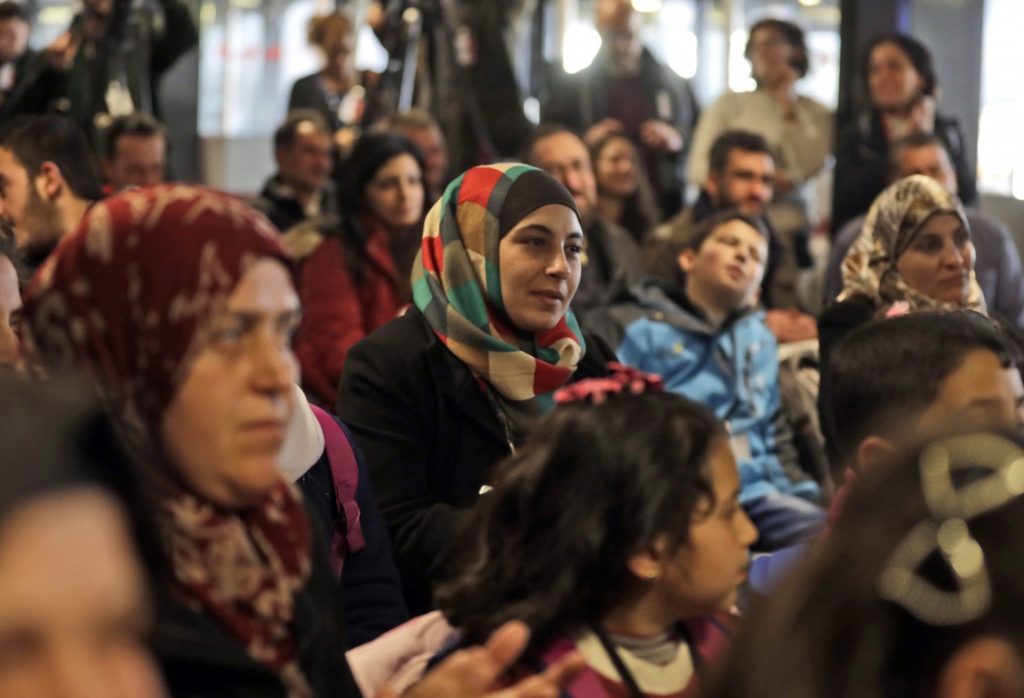 Egy héttagú szír menekültcsaládnak segít a milánói zsidó közösség
