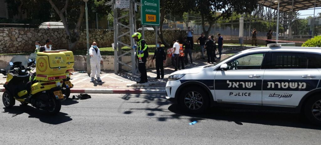 Halálos áldozata van az Izrael központjában történt késeléses merényletnek