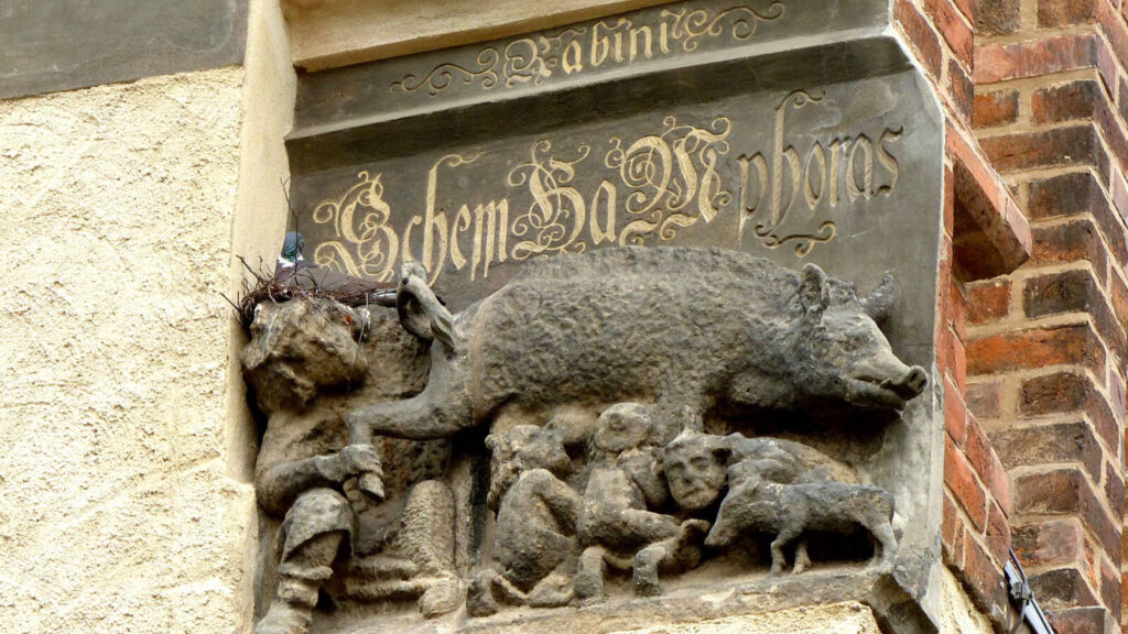 Maradnak a középkori antiszemita alkotások a bajorországi templomokban