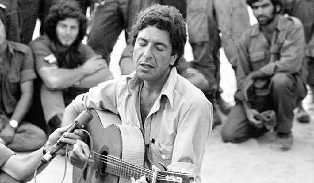 Amikor Leonard Cohen az izraeli katonáknak énekelt a jom kipuri háborúban