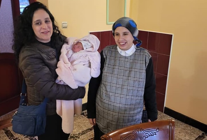 Izraeli diplomaták segítségével született meg egy kisbaba az ukrán-magyar határon