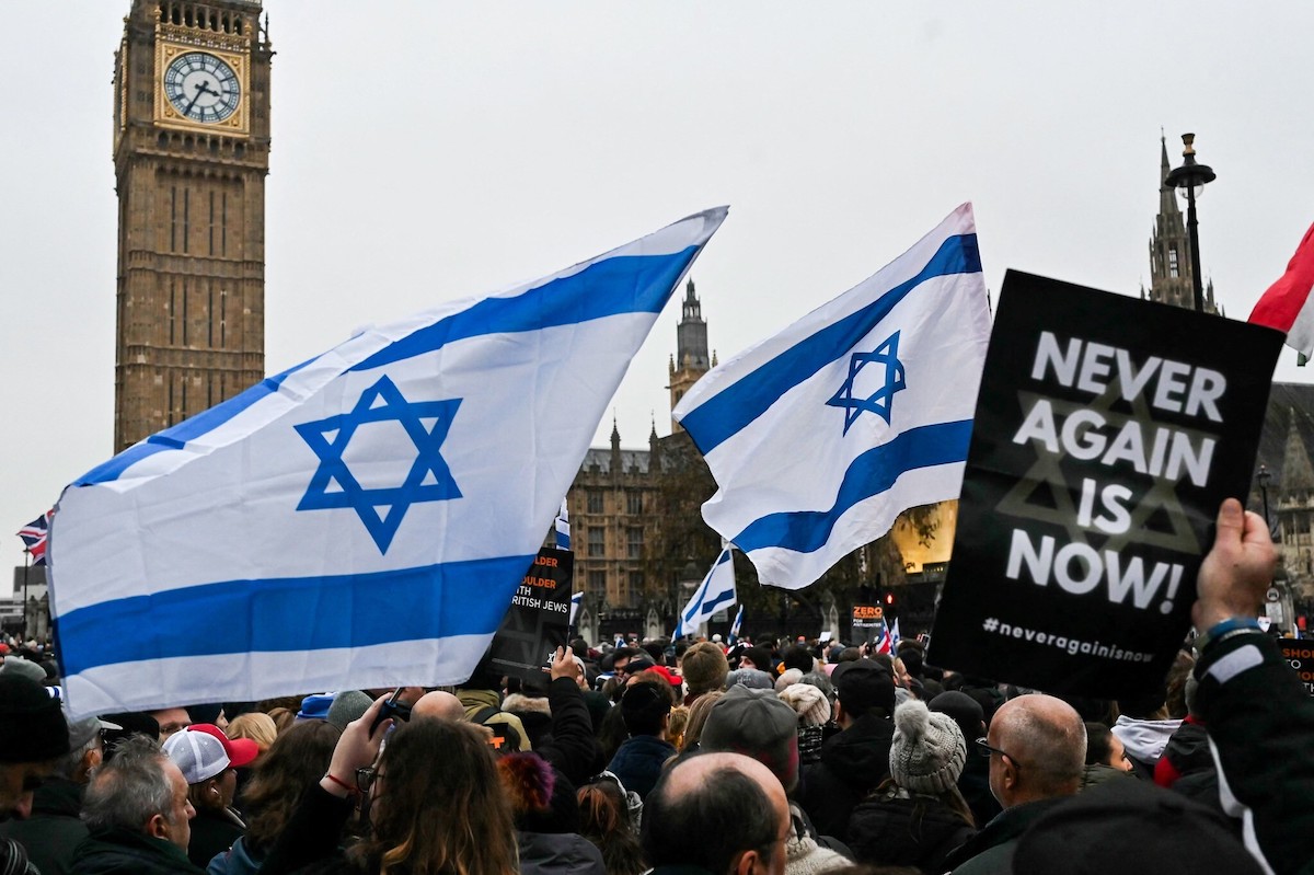 Tízezrek tüntettek Londonban az antiszemitizmus ellen